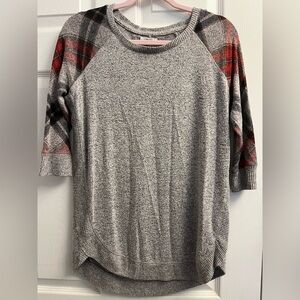 Maurices Heather Gray Top with Red Plaid Sleeves Xsmall